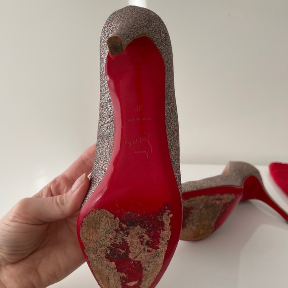 COPY - Christian Louboutin Glitter Round Toe Pump - Picture 4 of 6